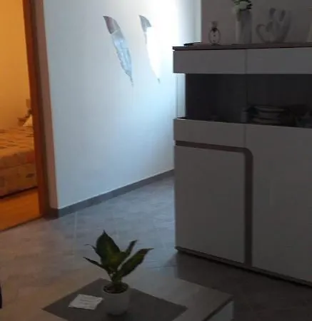 Apartmani Helena Vir Vir