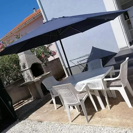 Lejlighed Apartmani Helena Vir Vir