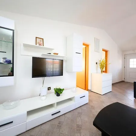 Lejlighed Apartmani Helena Vir Vir