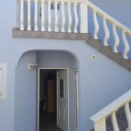 Apartmani Helena Vir Lejlighed *