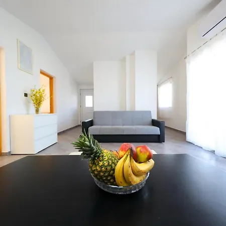 Lejlighed Apartmani Helena Vir *