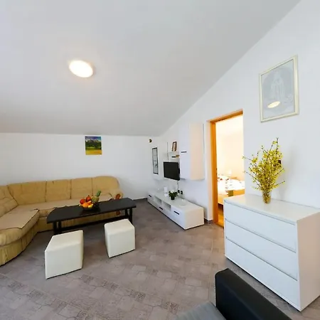 Apartmani Helena Vir *